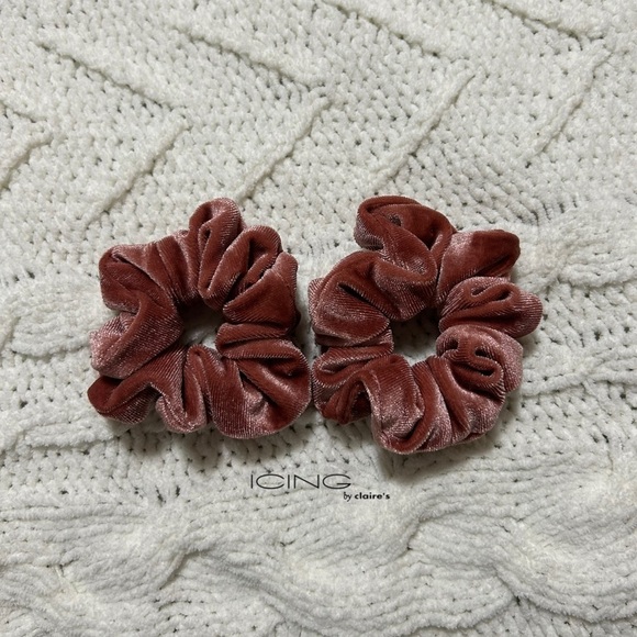 Velvet  Scrunchie Set - Picture 1 of 4